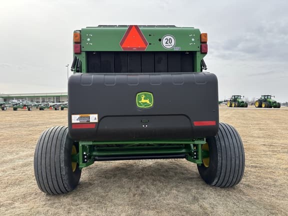 Image of John Deere 560M equipment image 4