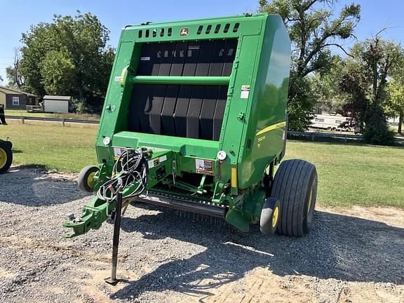 Image of John Deere 560M equipment image 2