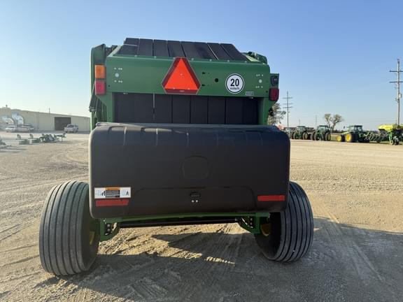 Image of John Deere 560M equipment image 4