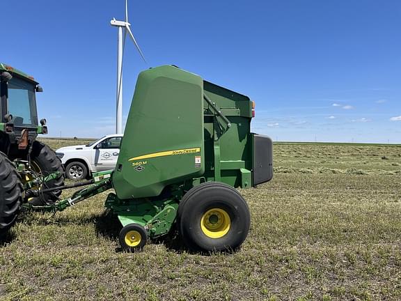 Image of John Deere 560M equipment image 4