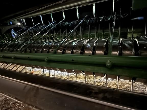 Image of John Deere 560M equipment image 2