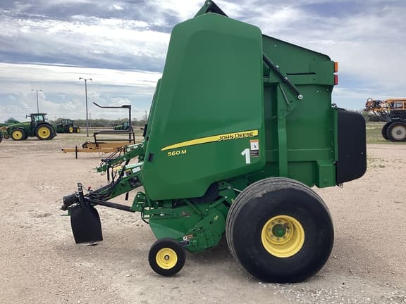 Image of John Deere 560M equipment image 4