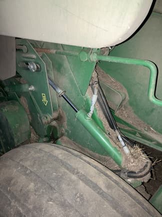 Image of John Deere 560M equipment image 3