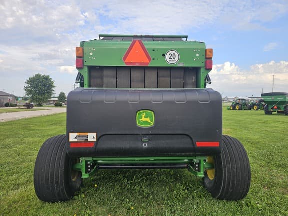 Image of John Deere 560M equipment image 3