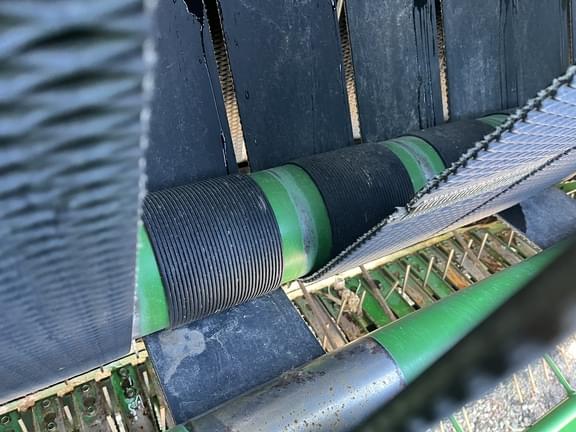 Image of John Deere 560R equipment image 2
