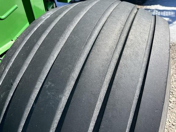 Image of John Deere 560R equipment image 4
