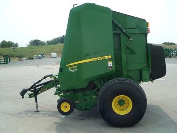 Image of John Deere 560R equipment image 4