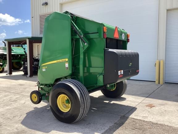 Image of John Deere 560R equipment image 2