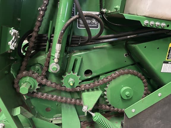 Image of John Deere 560R equipment image 3