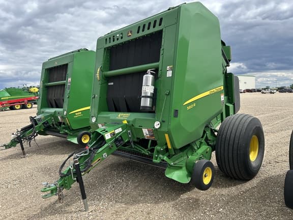 Image of John Deere 560R equipment image 1