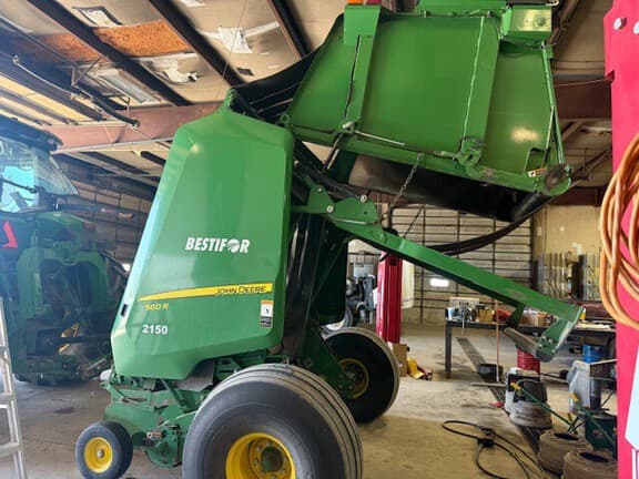 Image of John Deere 560R equipment image 2