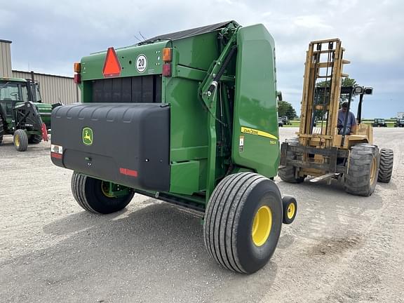 Image of John Deere 560R equipment image 4