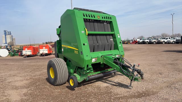 Image of John Deere 560R equipment image 1
