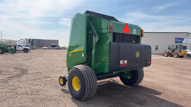 Image of John Deere 560R equipment image 4