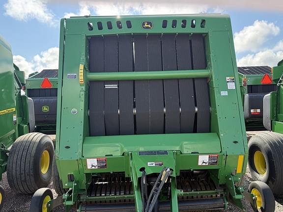 Image of John Deere 560R equipment image 1