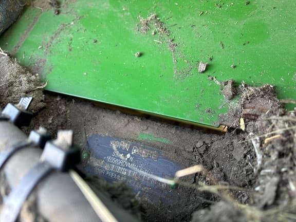 Image of John Deere 560R equipment image 3