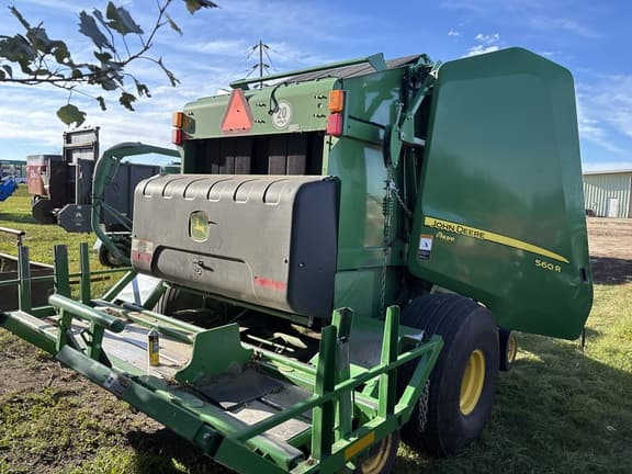 Image of John Deere 560R equipment image 1