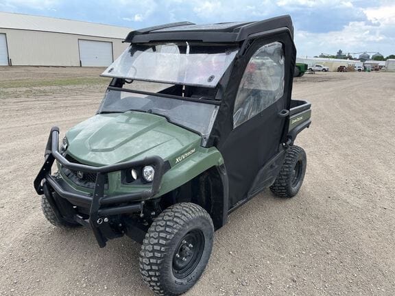 2021 John Deere XUV 590i Gator Equipment Image0