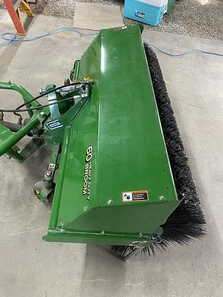 Image of John Deere 60 Heavy Duty Broom equipment image 4