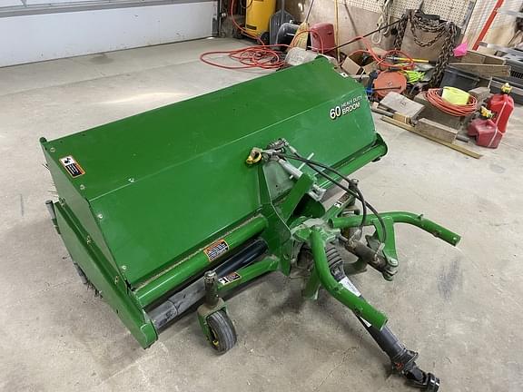 Image of John Deere 60 Heavy Duty Broom equipment image 3