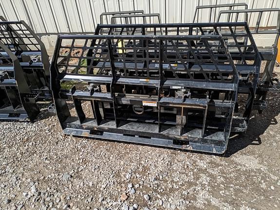 Image of John Deere Pallet Forks Image 1