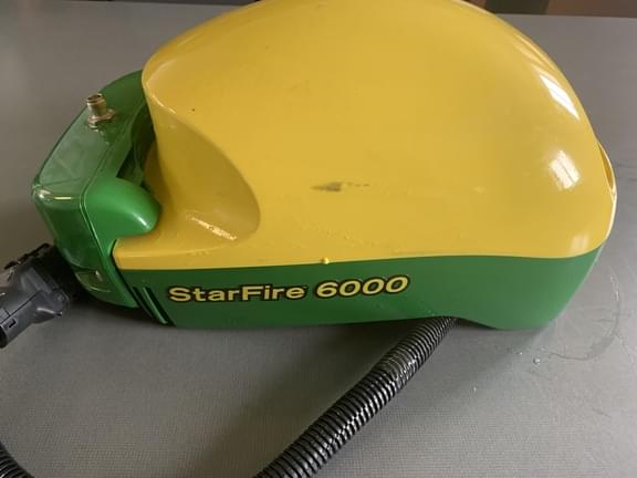 Image of John Deere StarFire 6000 equipment image 3