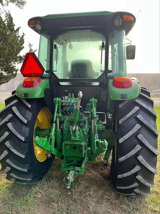 Image of John Deere 6105E equipment image 4