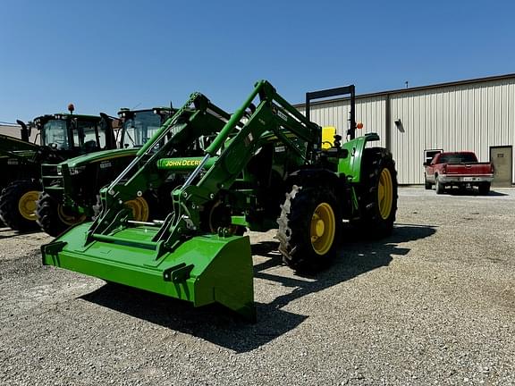 Image of John Deere 6105E equipment image 3