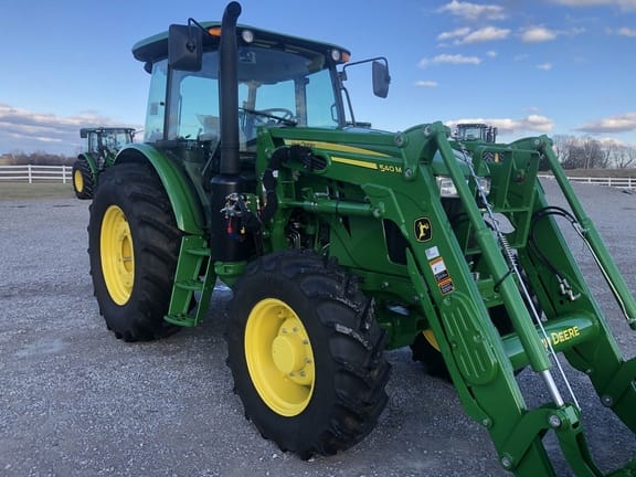 Main image John Deere 6105E