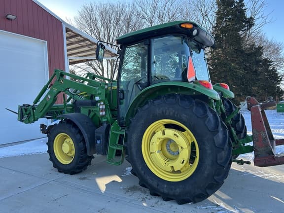 Image of John Deere 6105E equipment image 3
