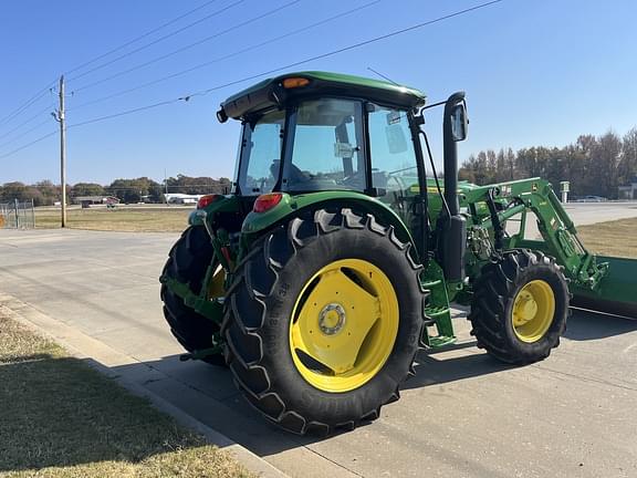 Image of John Deere 6105E equipment image 2