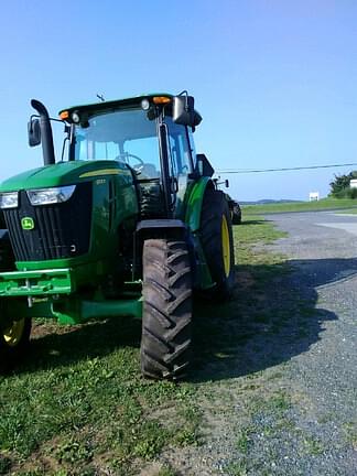 Image of John Deere 6105E equipment image 2