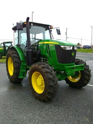 Main image John Deere 6105E