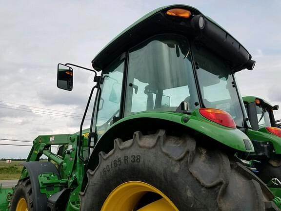 Image of John Deere 6105E equipment image 3