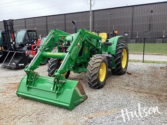 Image of John Deere 6105E equipment image 1