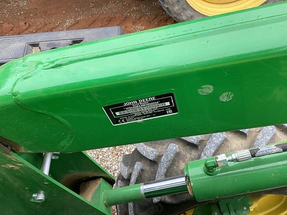 Image of John Deere 6105E equipment image 2