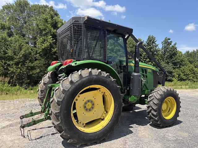 Image of John Deere 6105E equipment image 4