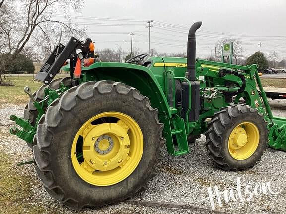 Image of John Deere 6105E equipment image 4