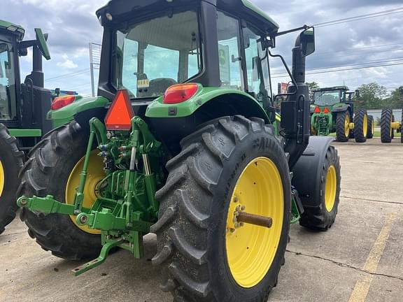 Image of John Deere 6110M equipment image 4