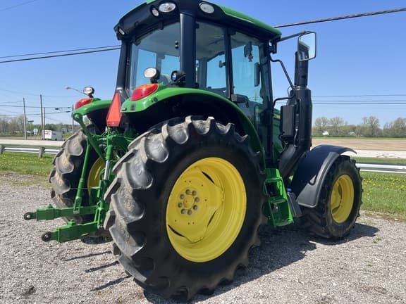 Image of John Deere 6110M equipment image 3