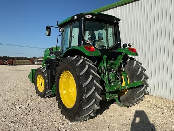 Image of John Deere 6110M equipment image 3