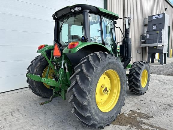Image of John Deere 6110M equipment image 4
