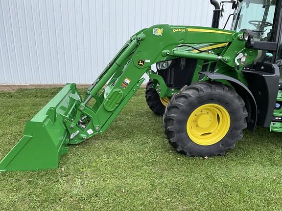 Image of John Deere 6110M equipment image 2