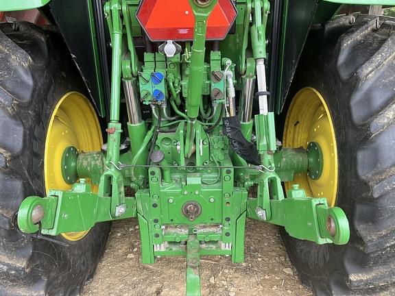 Image of John Deere 6110M equipment image 3