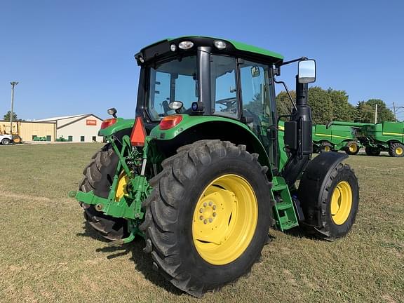 Image of John Deere 6110M equipment image 2