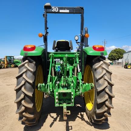 Image of John Deere 6110M equipment image 3
