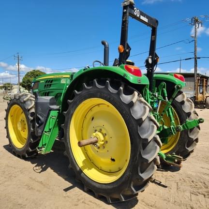 Image of John Deere 6110M equipment image 2