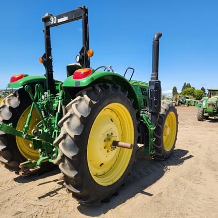Image of John Deere 6110M equipment image 4