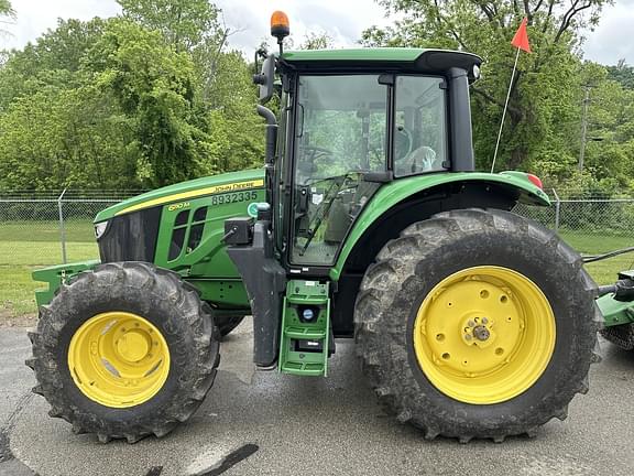 Image of John Deere 6110M equipment image 1