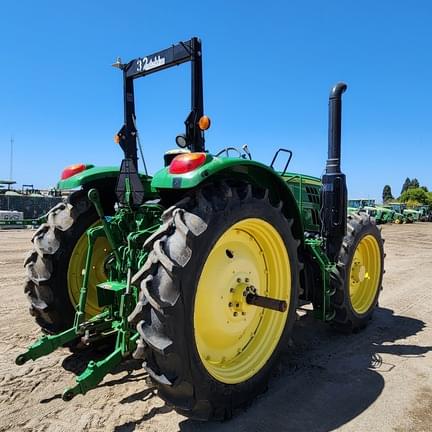 Image of John Deere 6110M equipment image 4